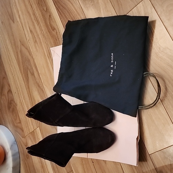 Gentle used dark brown suede bootie from rag & bone with 4 inches heels - Picture 7 of 8